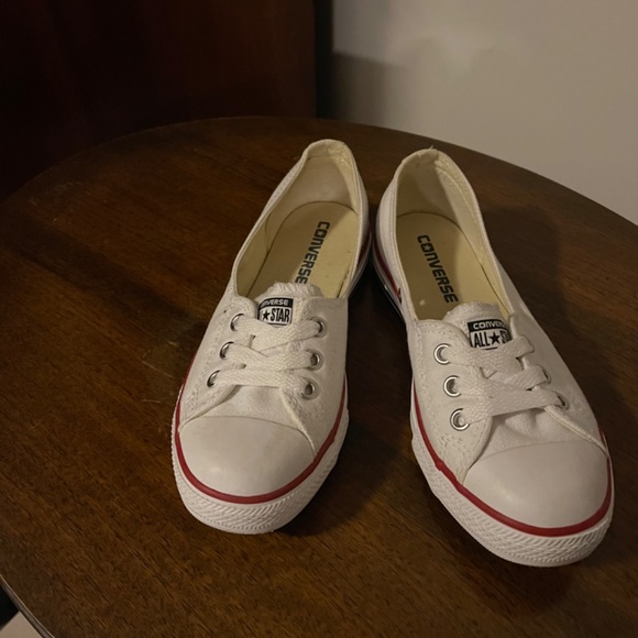 NWB CONVERSE SNEAKERS - Picture 2 of 4